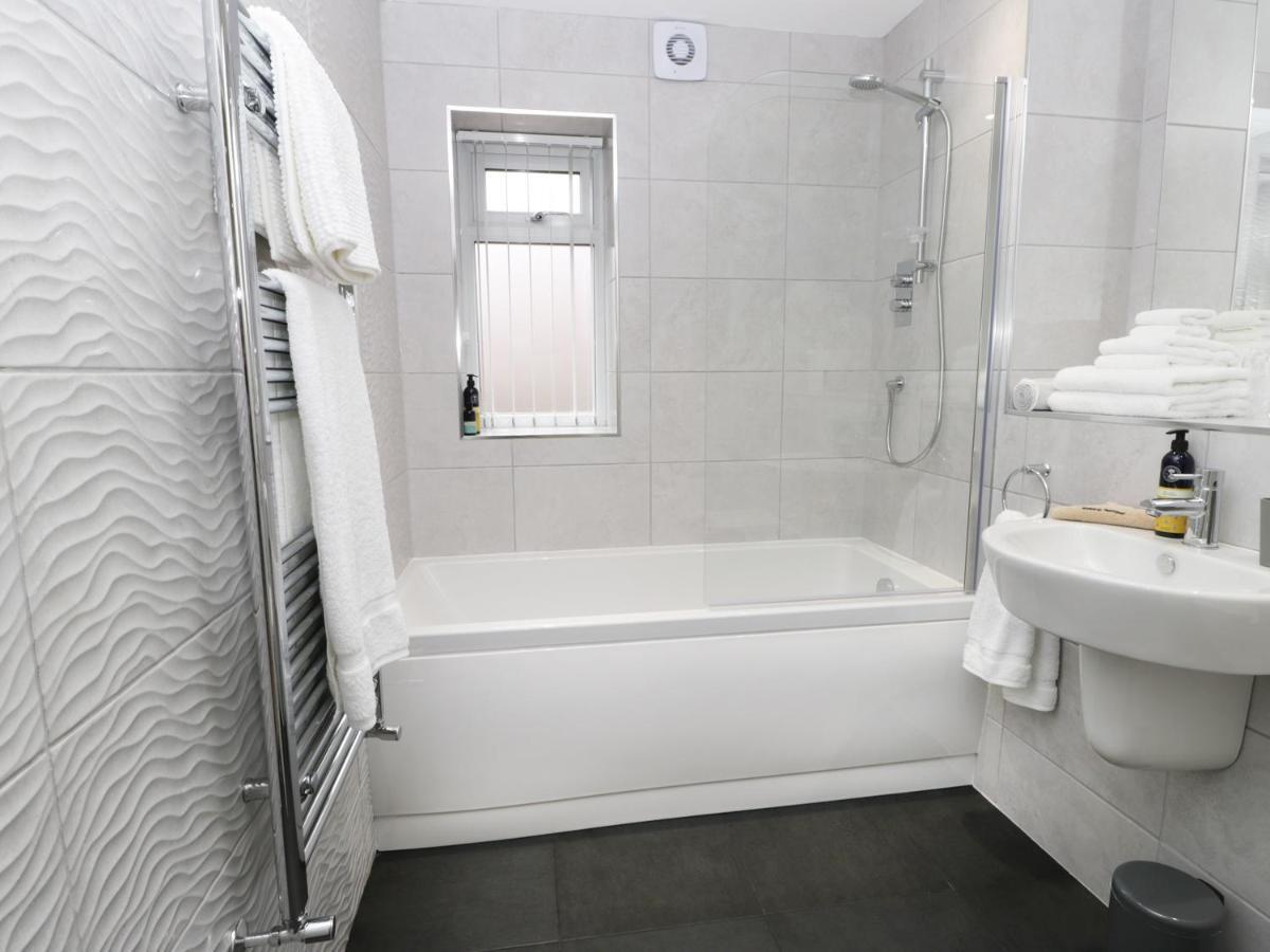 The Office Gardens, Apartment 1 Γουίτμπι Εξωτερικό φωτογραφία